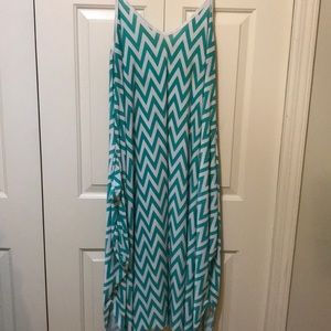 Comfortable white and green chevron jumper